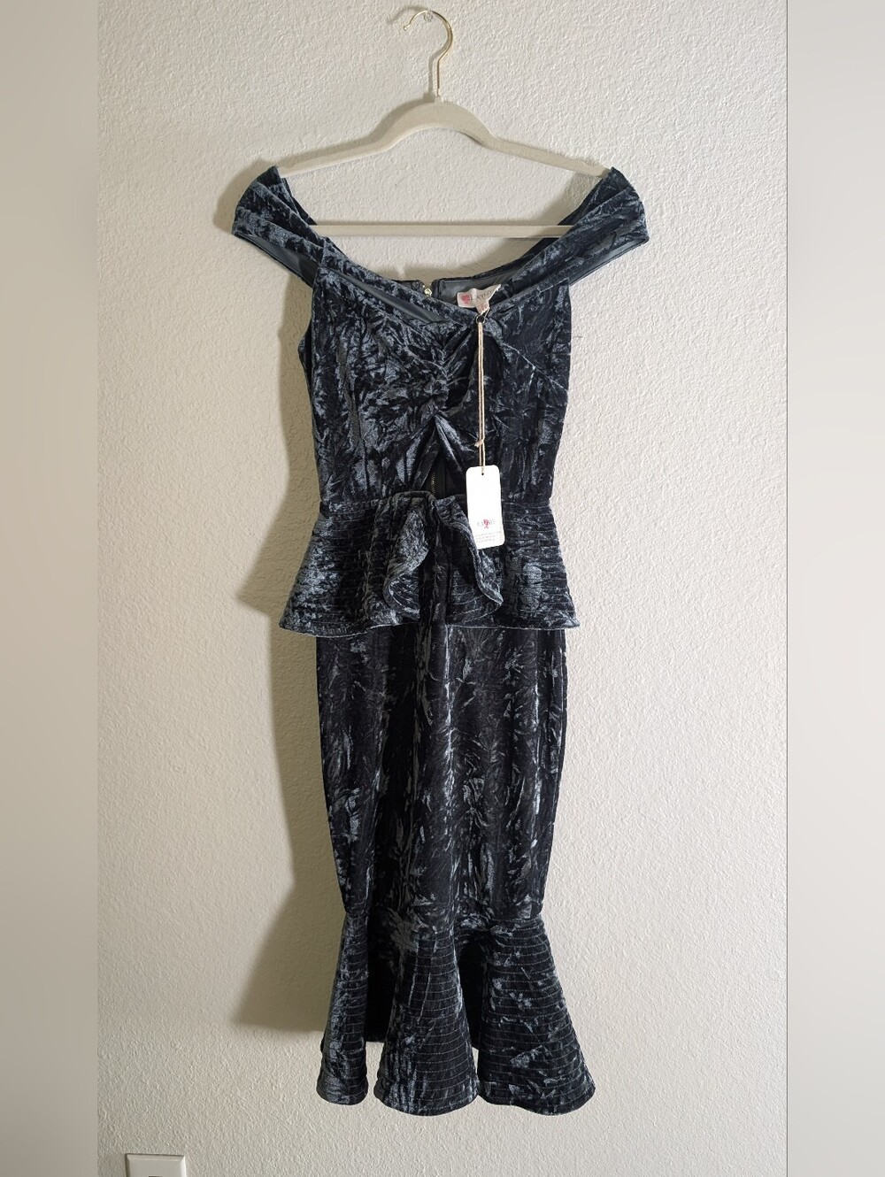 L'ATISTE Gray Crushed Velvet Off-Shoulder Peplum Dress